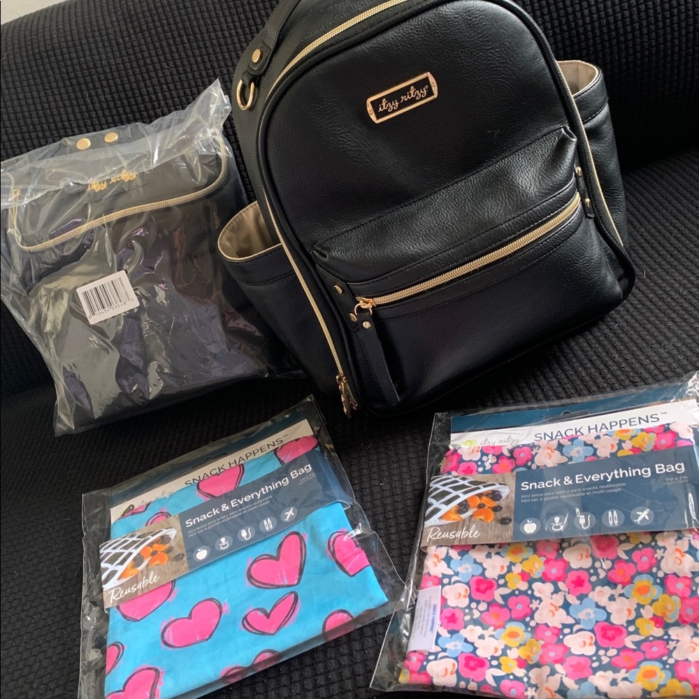Itzy Ritzy Diaper Bag Bundle ✨✨✨✨✨